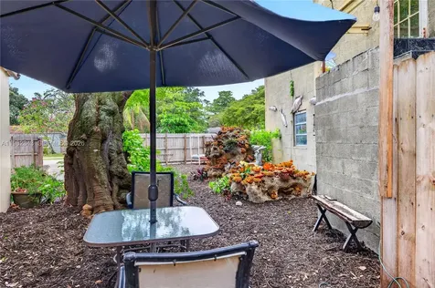 749 NW 43rd Street Oakland Park FL 33309