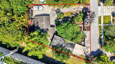 749 NW 43rd Street Oakland Park FL 33309