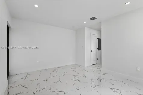 4313 NW 32nd Avenue Miami FL 33142