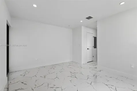4313 NW 32nd Avenue Miami FL 33142