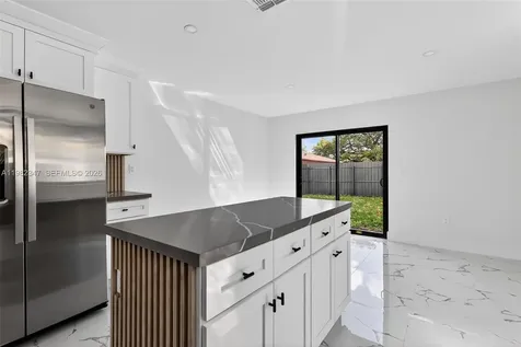 4313 NW 32nd Avenue Miami FL 33142