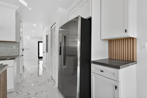 4313 NW 32nd Avenue Miami FL 33142