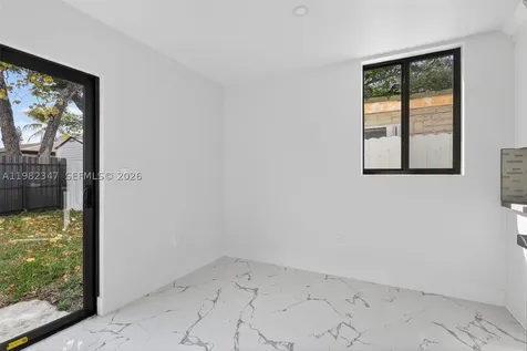 4313 NW 32nd Avenue Miami FL 33142