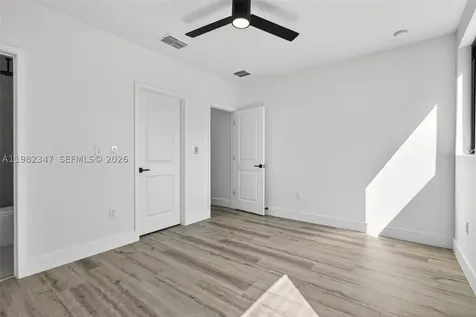4313 NW 32nd Avenue Miami FL 33142