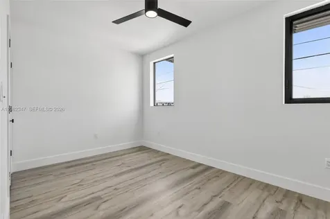4313 NW 32nd Avenue Miami FL 33142