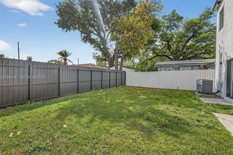 4313 NW 32nd Avenue Miami FL 33142