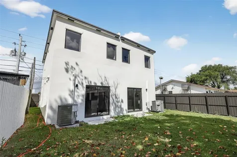 4313 NW 32nd Avenue Miami FL 33142