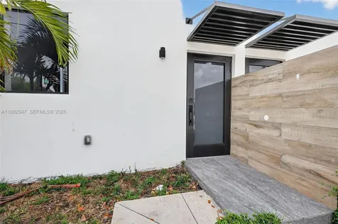 4313 NW 32nd Avenue Miami FL 33142