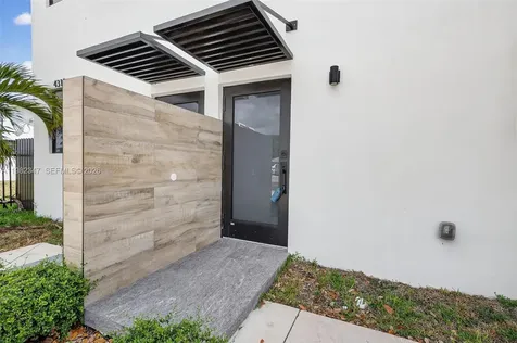 4313 NW 32nd Avenue Miami FL 33142