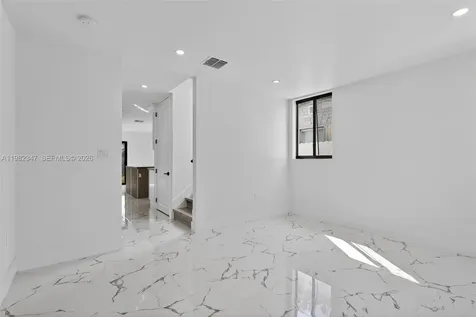 4313 NW 32nd Avenue Miami FL 33142