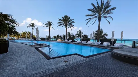 18555 Collins Avenue Sunny Isles Beach FL 33160