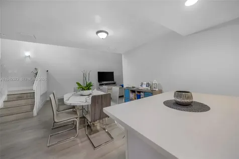 6637 NW 181st Lane Hialeah FL 33015