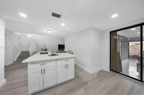 6637 NW 181st Lane Hialeah FL 33015