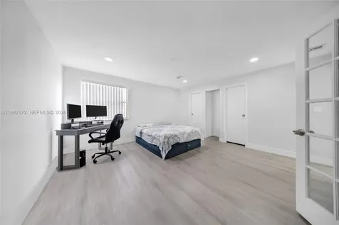 6637 NW 181st Lane Hialeah FL 33015