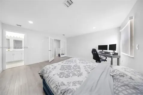 6637 NW 181st Lane Hialeah FL 33015