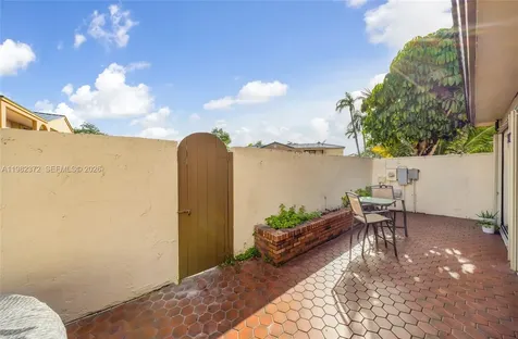 6637 NW 181st Lane Hialeah FL 33015