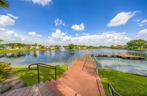 6637 NW 181st Lane Hialeah FL 33015