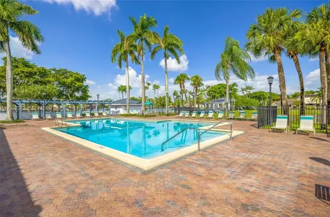 6637 NW 181st Lane Hialeah FL 33015