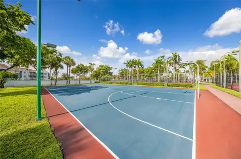 6637 NW 181st Lane Hialeah FL 33015