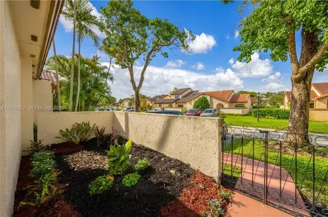 6637 NW 181st Lane Hialeah FL 33015
