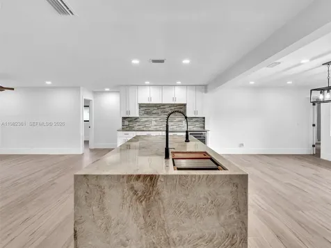 1501 NW 109th Terrace Pembroke Pines FL 33026