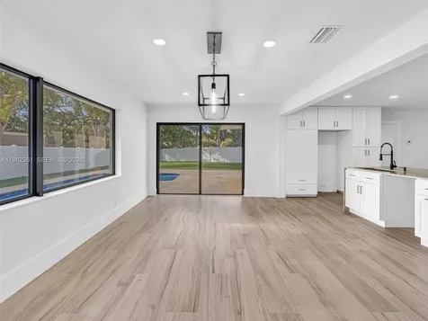 1501 NW 109th Terrace Pembroke Pines FL 33026
