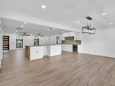 1501 NW 109th Terrace Pembroke Pines FL 33026