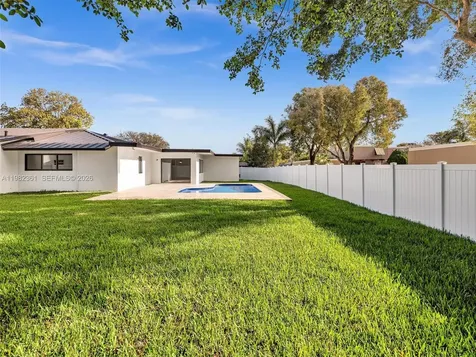 1501 NW 109th Terrace Pembroke Pines FL 33026