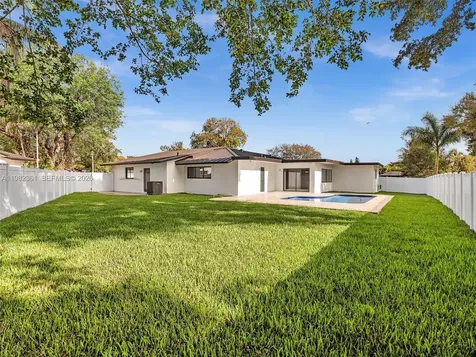 1501 NW 109th Terrace Pembroke Pines FL 33026