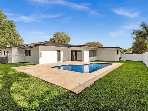 1501 NW 109th Terrace Pembroke Pines FL 33026