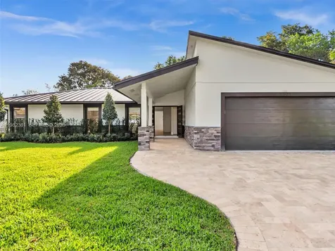 1501 NW 109th Terrace Pembroke Pines FL 33026