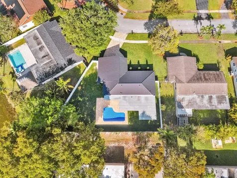 1501 NW 109th Terrace Pembroke Pines FL 33026