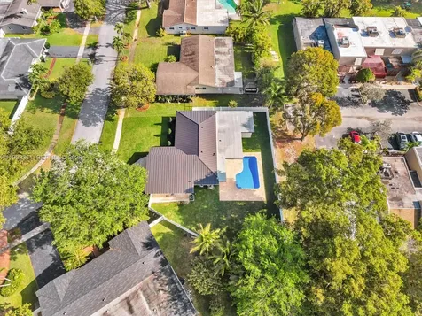 1501 NW 109th Terrace Pembroke Pines FL 33026