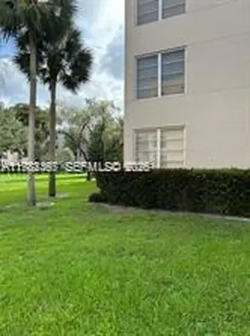 9501 Seagrape Drive Davie FL 33324