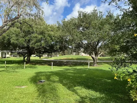9501 Seagrape Drive Davie FL 33324
