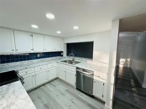 9501 Seagrape Drive Davie FL 33324