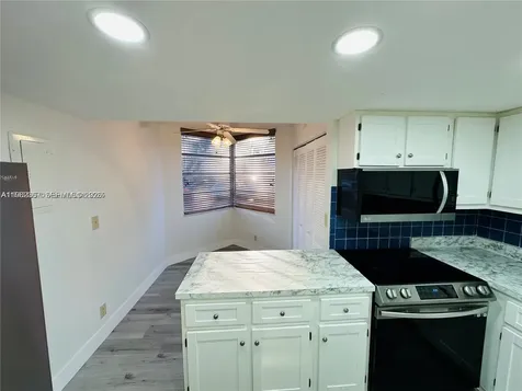9501 Seagrape Drive Davie FL 33324