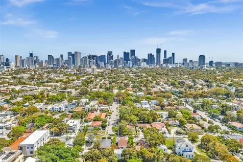 1010 SW 14th Avenue Miami FL 33135
