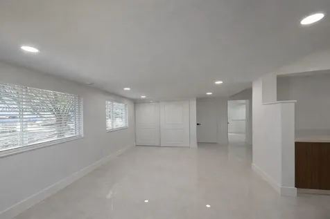 916 NE 2nd Street Hallandale Beach FL 33009