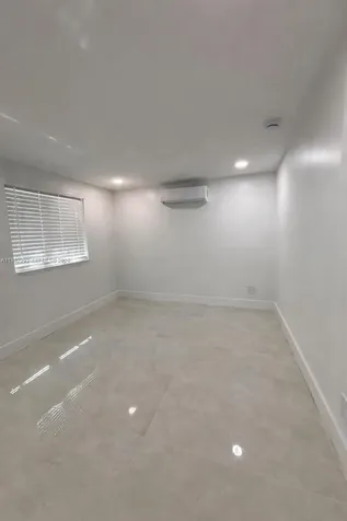 916 NE 2nd Street Hallandale Beach FL 33009