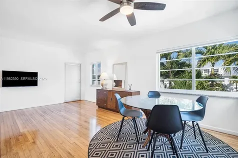 7207 Bay Drive Miami Beach FL 33141