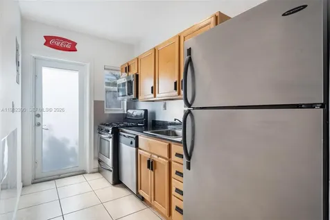7207 Bay Drive Miami Beach FL 33141