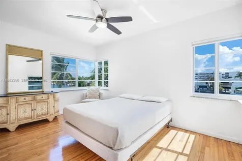 7207 Bay Drive Miami Beach FL 33141