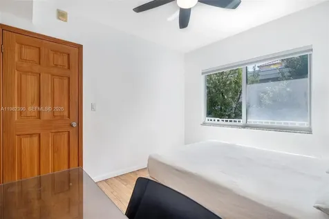 7207 Bay Drive Miami Beach FL 33141