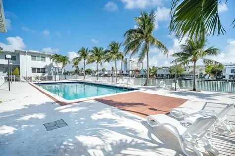 7207 Bay Drive Miami Beach FL 33141
