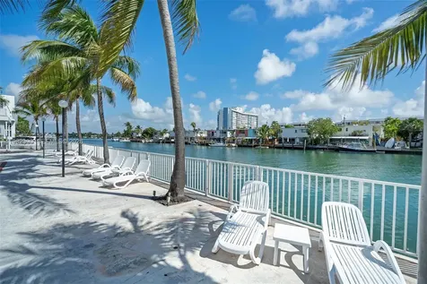 7207 Bay Drive Miami Beach FL 33141
