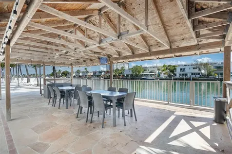 7207 Bay Drive Miami Beach FL 33141