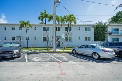 7207 Bay Drive Miami Beach FL 33141