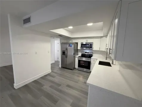 7155 W 2nd Way Hialeah FL 33014