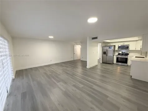 7155 W 2nd Way Hialeah FL 33014
